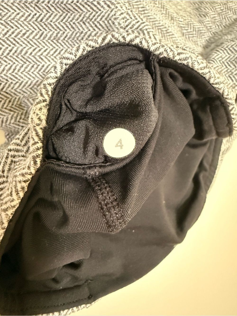 Lululemon Run Turn Around Tight Herringbone Gray Size 4 - Picture 4 of 8
